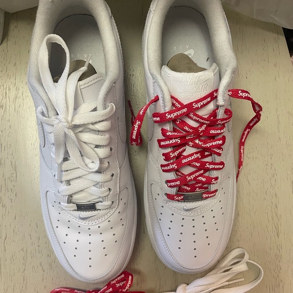🔥 Supreme x Nike Air Force 1 Low White size US 9.5 style CU9225 - Picture 7 of 17